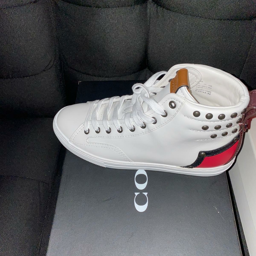 Sneaker